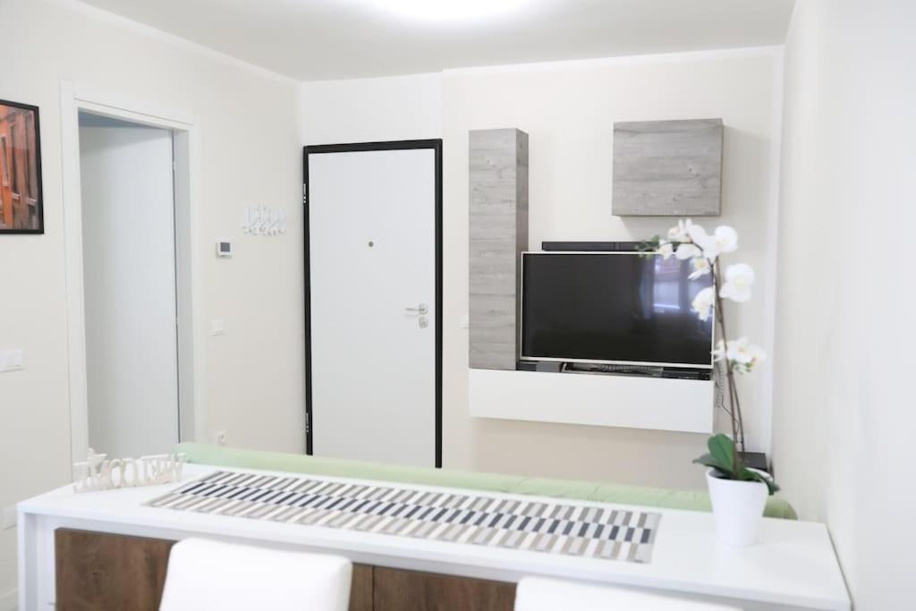 Casa Magenta Apartment 2 วาเลจโจ ซูล มินโช ภายนอก รูปภาพ