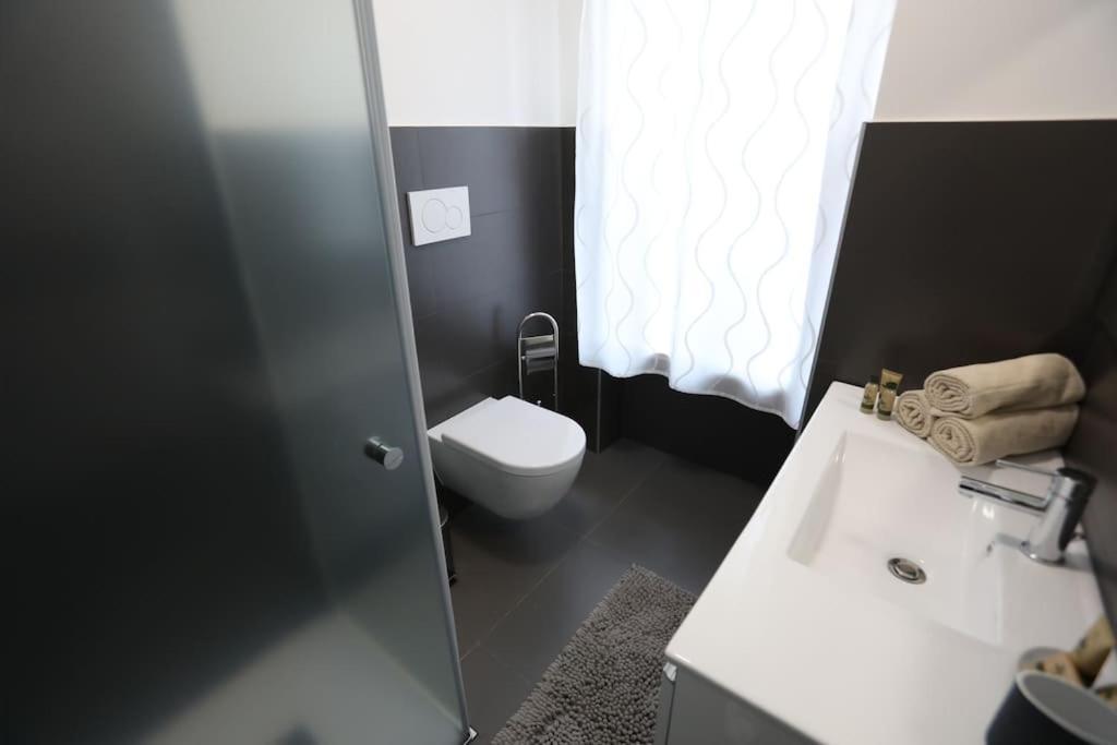 Casa Magenta Apartment 2 วาเลจโจ ซูล มินโช ภายนอก รูปภาพ